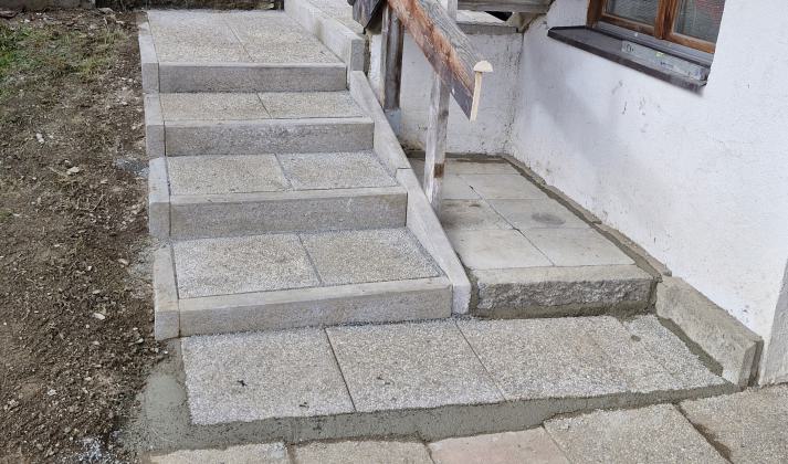 Fertige neue Treppe